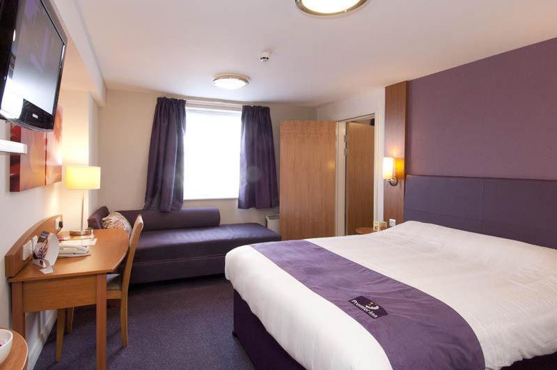 Premier Inn Poole Centre Ngoại thất bức ảnh